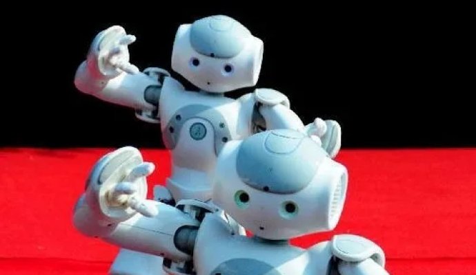 如何讓智能服務機器人像人一樣聊天（無線充電）