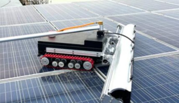 無限動(dòng)力：魯渝能源無線充電技術(shù)賦能光伏清潔機(jī)器人