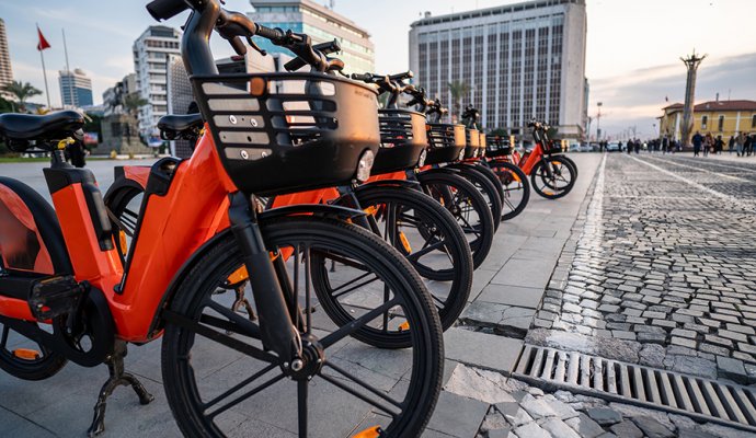兩輪車無線充電樁：未來城市出行新基建的破局關(guān)鍵 