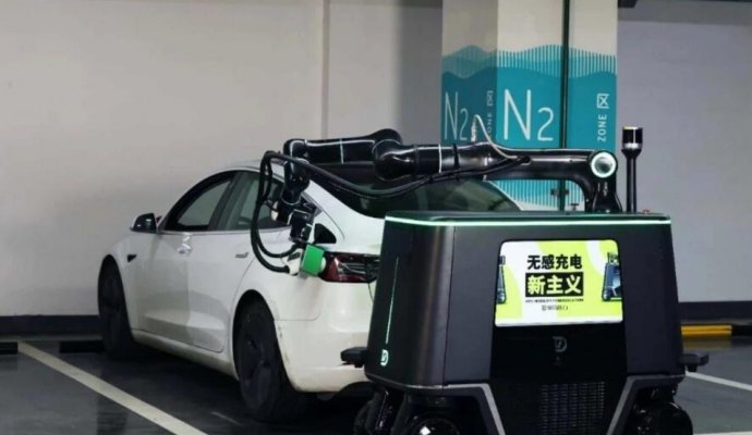 靜默賦能：無(wú)線充電如何讓汽車停泊機(jī)器人實(shí)現(xiàn)“無(wú)感”調(diào)度